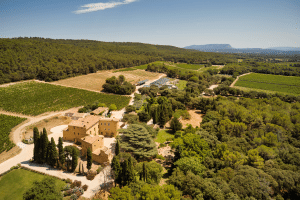 Vue aérienne Château du Seuil avec château